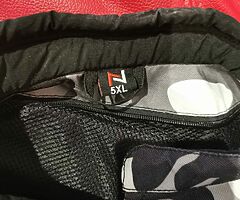 Motorcycle gear - Image 10/10