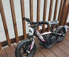 Revvi 12" electric bike - Image 3/5