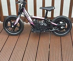 Revvi 12" electric bike - Image 5/5