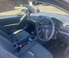 2010 Volkswagen Golf - Image 4/7