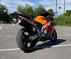 2000 Honda CBR600 F4 (with aftermarket Repsol Fairings) - Image 3/8