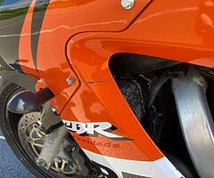 2000 Honda CBR600 F4 (with aftermarket Repsol Fairings) - Image 5/8