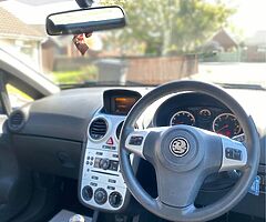 2011 Vauxhall Corsa - Image 8/10