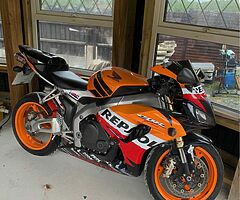2007 Honda CBR1000rr Fireblade Repsol - Image 3/3
