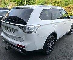 2015 Mitsubishi Outlander 2.2 DID 4WD 7 Seater - Image 6/10