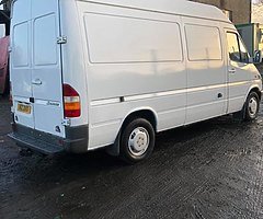 313 Mercedes Sprinter 2bunk camper - Image 3/10