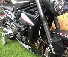 2017 Triumph Street Triple - Image 10/10