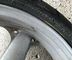 Kawasaki wheel 17” - Image 4/6