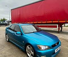 2000 Lexus IS 200 - Image 4/9