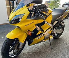 2002 Honda CBR - Image 3/6