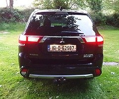 2016 MITSUBISHI OUTLANDER GX4 HYBRID - Image 4/10