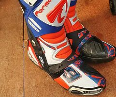 Race suits / protective gear - Image 6/10