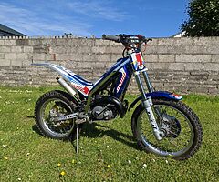 GASGAS TXT 50 BOY PLUS BOOTS AND HELMET