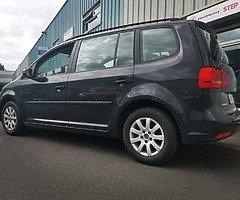142 VW Touran 1.6tdi/7 seater/FSH/New NCT - Image 8/10