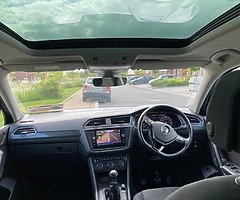 2018 Volkswagen Tiguan R line model All space 7 seater manual transmission - Image 9/10