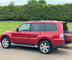 2009 Mitsubishi Shogun - Image 6/10