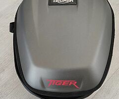 Genuine Triumph Tiger rear seat day case - Image 3/3