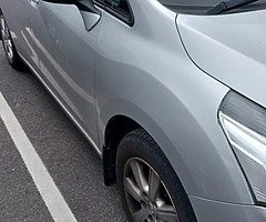 7 seater Toyota Verso - Image 4/8