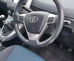 7 seater Toyota Verso - Image 7/8