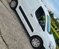 Citroen berlingo 2012 7 month mot 167000 miles good driving  wee van