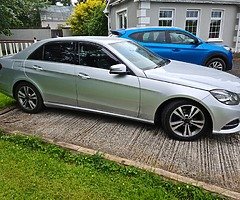 E220d - Image 3/6