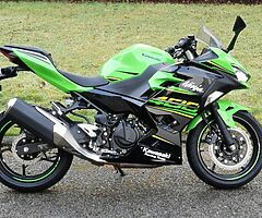 Kawasaki Ninja 400 KRT Edition
Only 488 miles
*like new* - Image 4/4