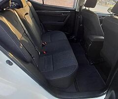 152 Toyota Corolla - Image 3/8