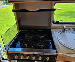 IMMACULATE SWIFT 4 BERTH CARAVAN - Image 4/9