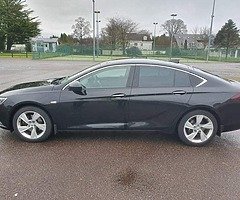 Black Opel Insignia Turbo Diesel 2.0