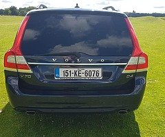 Hii everyone !, I am selling a volvo v70 2.0 diesel D4 automatic full history - Image 7/10
