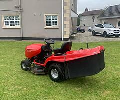 2022 Jonsered Ride on lawn mower