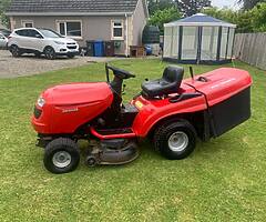 2022 Jonsered Ride on lawn mower - Image 7/7