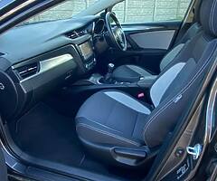 2015 152 Toyota Avensis Business Edition - Image 6/10