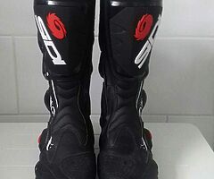 Sidi motorbike boots - Image 3/7