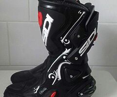 Sidi motorbike boots - Image 4/7