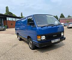 1989 TOYOTA HIACE - Image 2/10