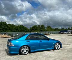 2000 Lexus IS 200 - Image 5/6