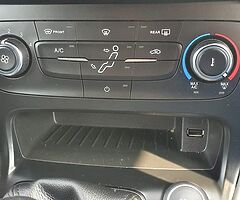 2015 Ford Focus 1.0 ecoboost Very low miles High Spec - Image 10/10