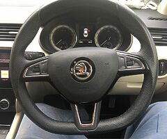 Car - Image 6/10