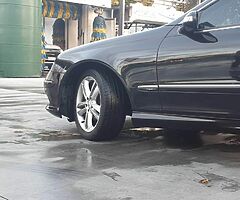 Year: 2009
Make: MERCEDES-BENZ
Model: CLK
Colour: Black
Submodel: 200... - Image 4/10