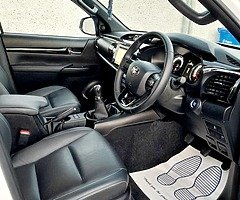 2020 toyota hilux crew cab 2.4 manual - Image 8/10