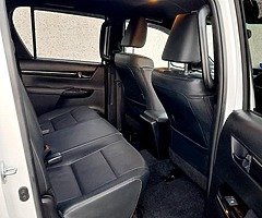 2020 toyota hilux crew cab 2.4 manual - Image 10/10