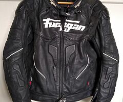 Motorbike leathers and boots - Image 3/4