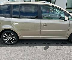 Volkswagen TOURAN - Image 5/10