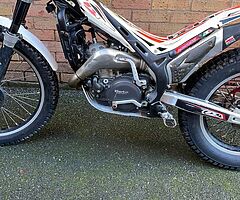 2011 Beta 290 - Image 3/4