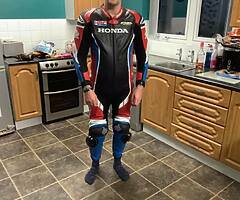 Eaglon Honda fireblade one piece leathers size 42 - Image 5/10
