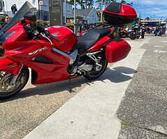 2005 Honda VFR - Image 3/10