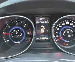 Hyundai Santa Fe Executive Commercial - Image 4/9