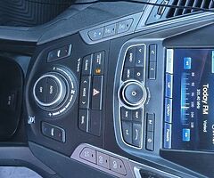 Hyundai Santa Fe Executive Commercial - Image 5/9
