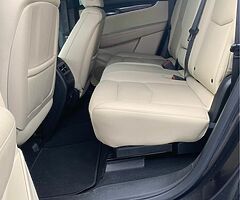 2018 Cadillac XT5 · Sport Utility 4D - Image 4/10